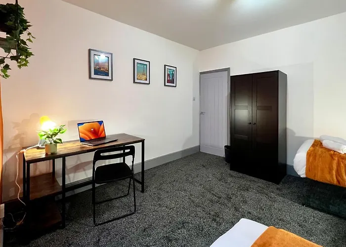 St Michael\'S House - Great For Contractors Or Family Holidays